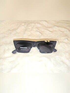 Elizabeth and James Dark Blue Acetate Cat-Eye Sunglasses - NWOT